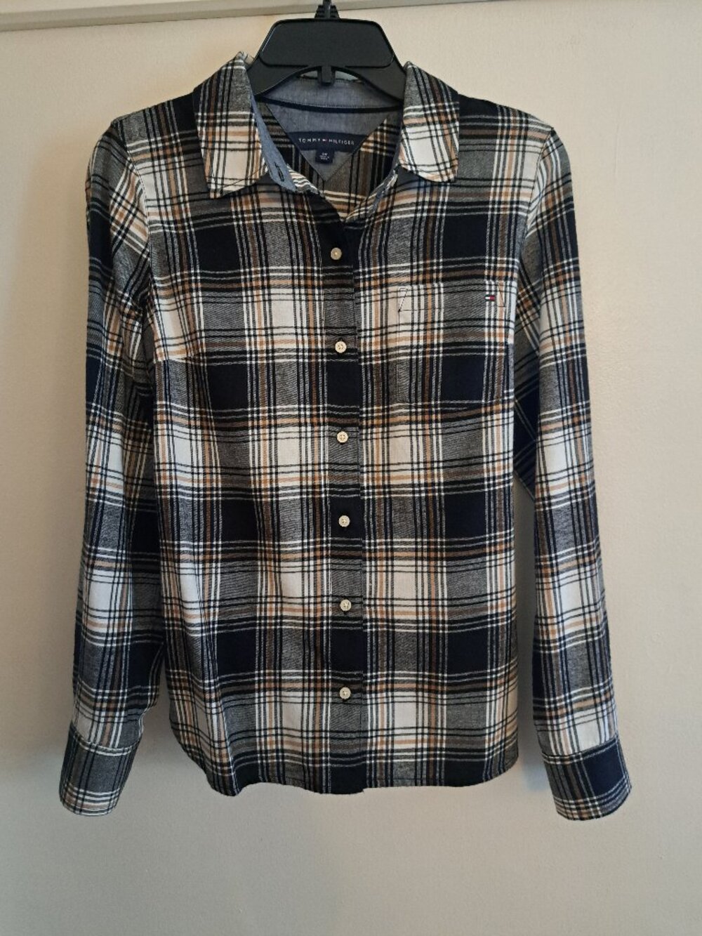 TOMMY HILFIGER Ladies Black/White Plaid Flannel Button Down Shirt - SMALL - NEW!